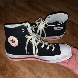 Black platform Valentine’s Day Converse